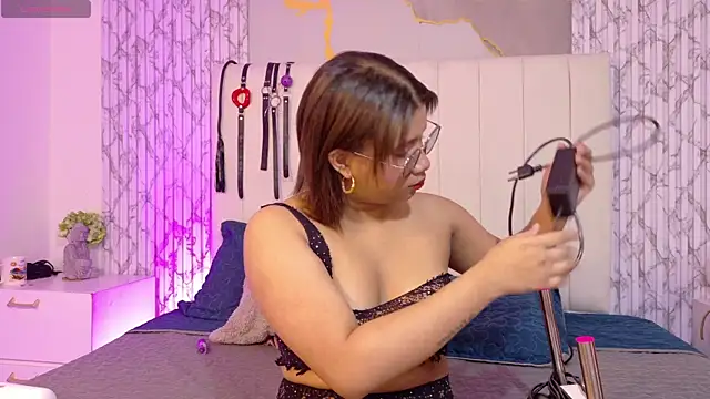LorenaDuval online show from July 7, 1:03 pm