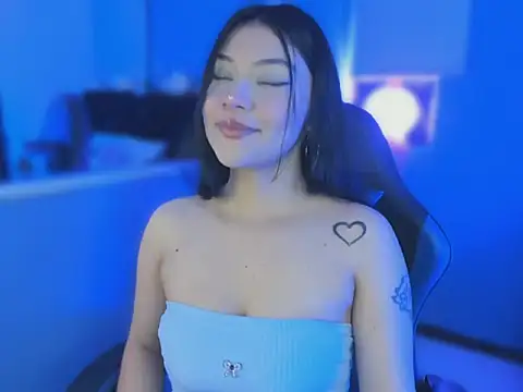 emelyporch online show from March 17, 5:44 am