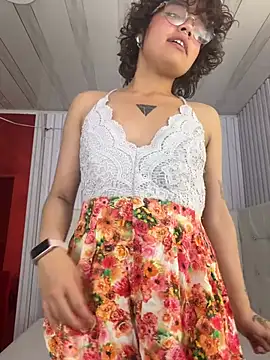 Kittylatina  online show from May 23, 3:27 am