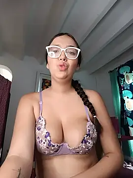 Kitty Loveee online show from May 16, 9:03 pm