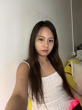 velvetveloura online show from April 5, 7:02 pm