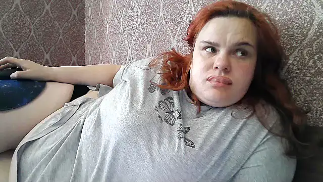 DollyGersonn online show from May 6, 3:49 pm