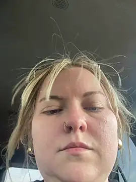 Jewelsbby93 online show from April 7, 10:45 pm