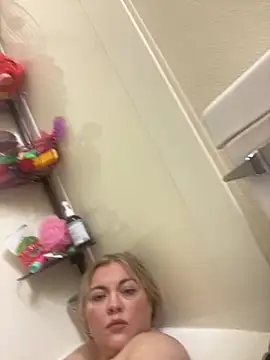 Jewelsbby93 online show from April 6, 4:46 am