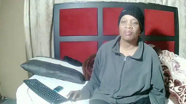 JoycyQueen online show from June 21, 7:18 pm