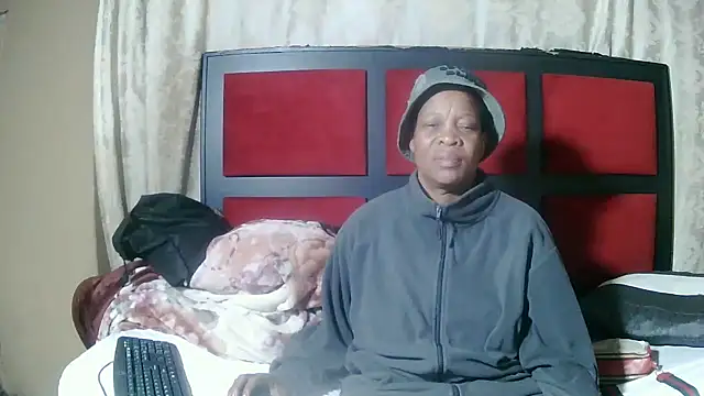 JoycyQueen online show from June 22, 4:37 pm