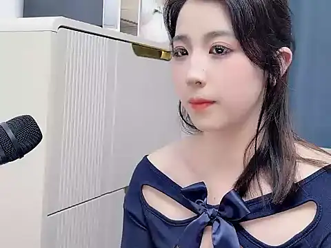 amy-666666 online show from April 4, 1:43 pm