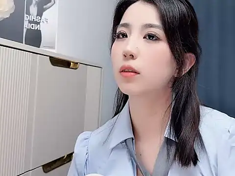 amy-666666 online show from April 3, 1:42 pm