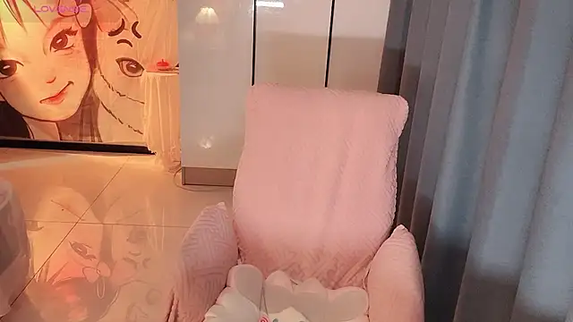 winnie-ww online show from June 3, 1:23 pm
