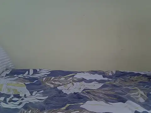 laura-lover online show from March 25, 6:11 pm