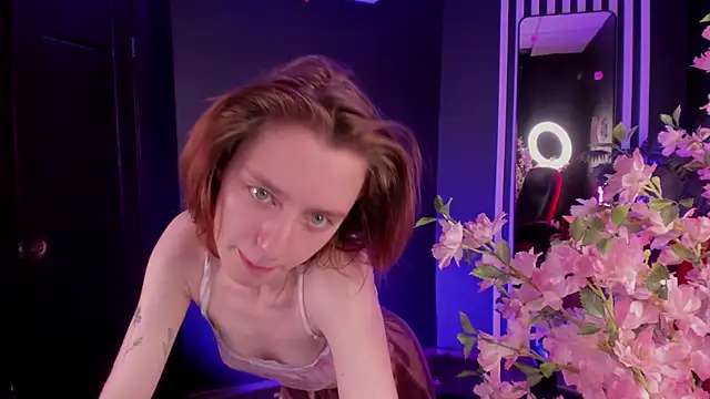 Pretty Victoria online show from May 15, 6:38 am