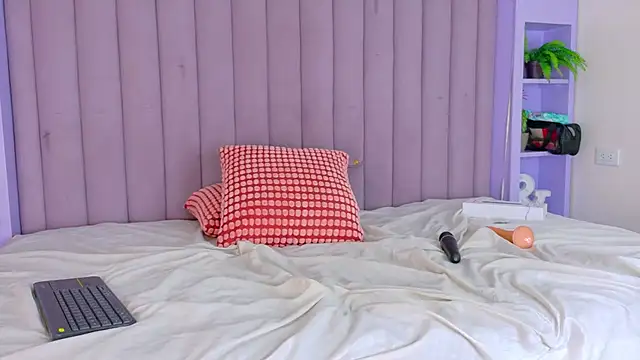Meganlove   online show from May 16, 3:31 am