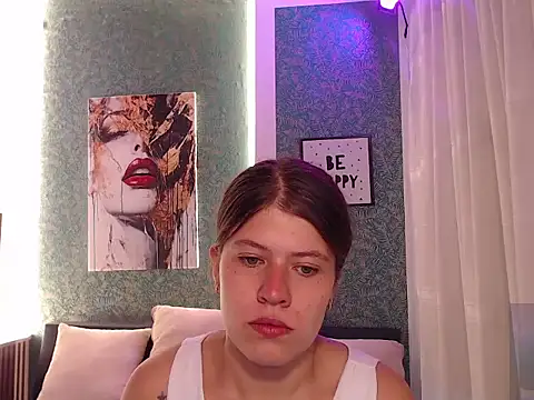 Moonna linnda online show from March 31, 1:33 pm