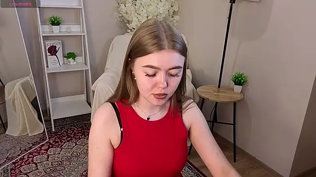 BlondeLina online show from May 26, 5:29 am