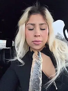 mxmxee online show from April 1, 11:02 pm