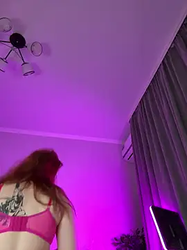 RedheadQueen  online show from April 6, 1:23 pm