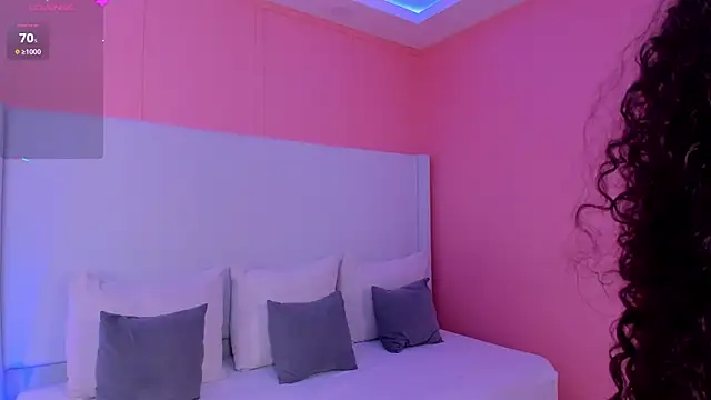 luna veega online show from April 8, 5:26 pm