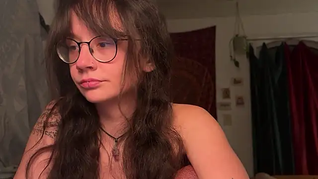 nyxo  online show from April 6, 9:16 pm