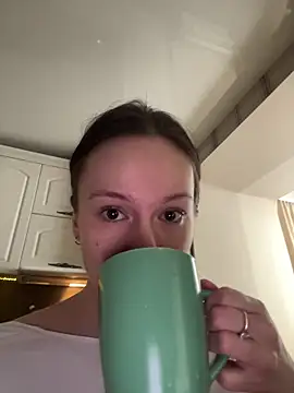 AuraaNova online show from April 2, 3:26 am