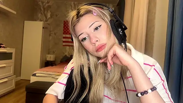 annie1handsome online show from March 26, 5:47 pm