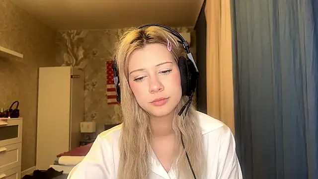 annie1handsome online show from March 30, 6:29 pm
