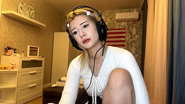 annie1handsome online show from March 23, 4:46 pm