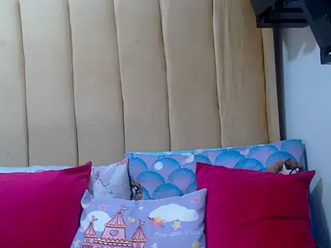 NickyCozyxx17 online show from March 23, 11:16 am