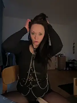 Makyna93 online show from April 9, 5:51 pm