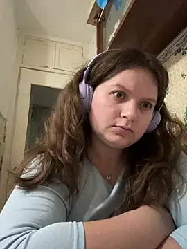 Nenssy555 online show from April 8, 6:32 pm