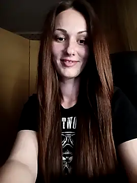 LunaCrystall online show from April 5, 6:18 pm