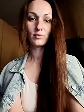 LunaCrystall online show from April 3, 6:06 pm