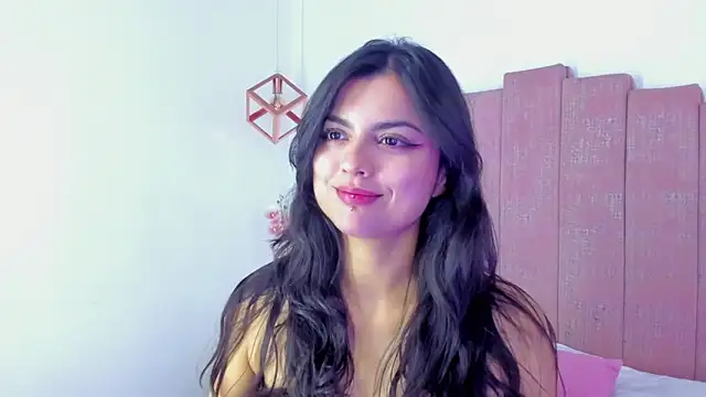 Zoee Kravitz online show from March 29, 3:44 pm