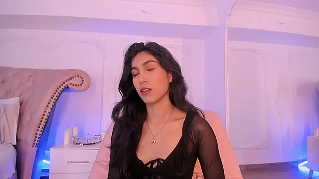 LucianaBlanco  online show from May 19, 9:00 pm