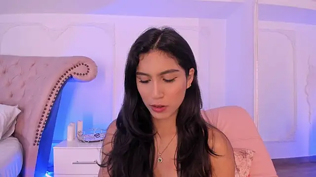 LucianaBlanco  online show from May 7, 9:07 pm