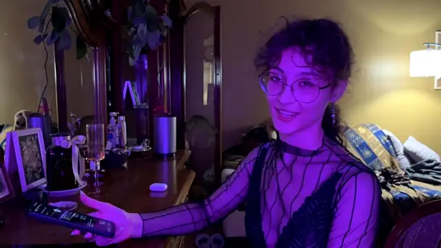 AngelesRavetto online show from April 4, 5:12 pm