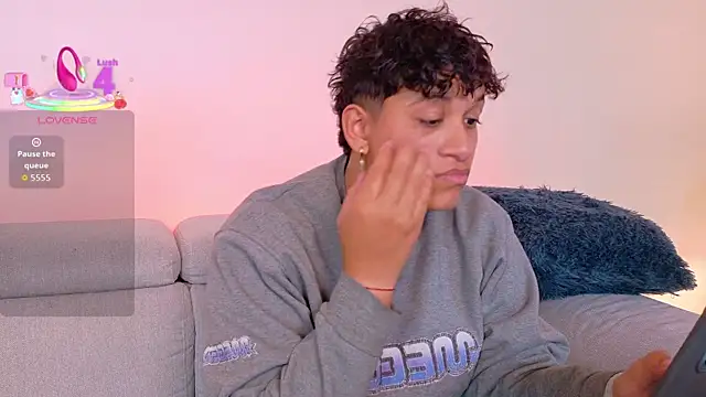 DominickJoness online show from April 5, 5:50 am