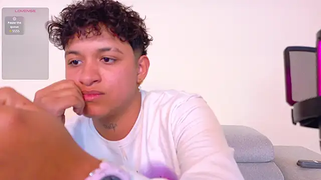 DominickJoness online show from April 1, 4:35 am