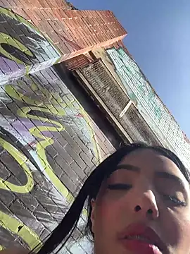 sylphiee  online show from March 13, 7:59 pm