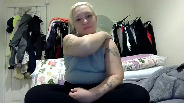 sweetiesophiaxo online show from March 26, 10:33 pm