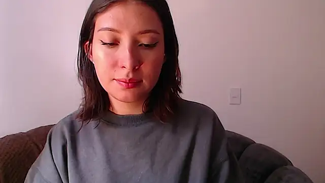 ivonny- online show from April 8, 8:55 pm