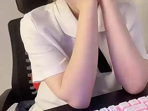 hunhun122 online show from May 9, 10:34 pm