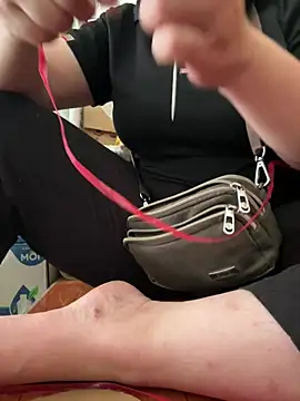 HaleyMin online show from April 6, 5:08 am