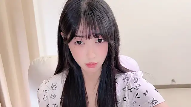 xiaooyee online show from May 9, 1:24 pm