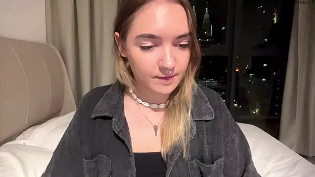 RoxyWet online show from May 21, 2:26 pm