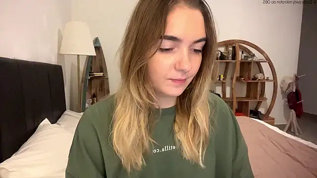 RoxyWet online show from May 11, 5:32 pm