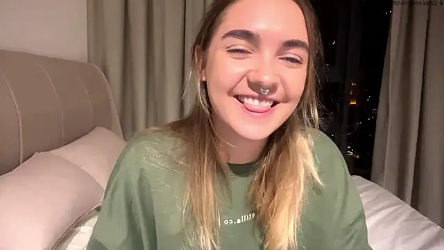 RoxyWet online show from May 22, 2:37 pm