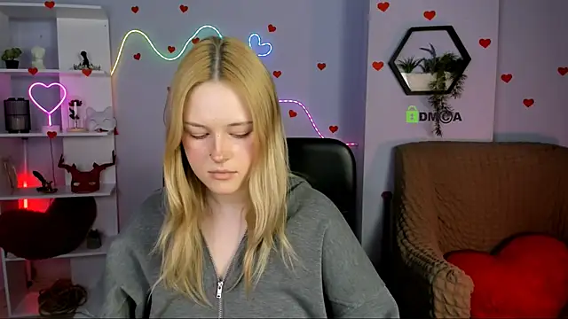 trixy melison online show from April 8, 12:29 pm