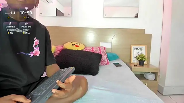 Ebony N Blonde online show from March 28, 8:30 pm