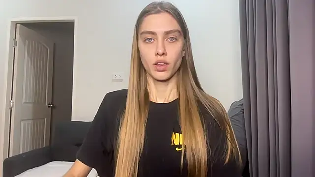 SonyaScarlett online show from April 1, 12:00 am