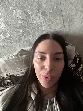 MishellKins online show from April 10, 12:00 pm